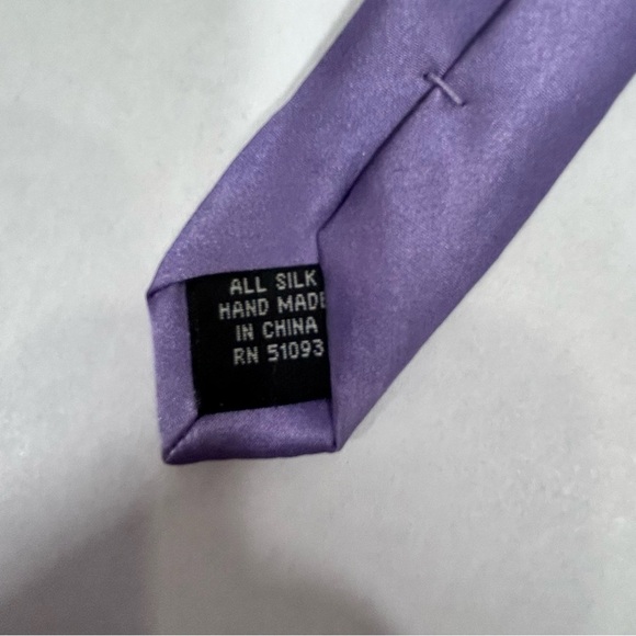 Puritan Stain Resistant Silk Lavender Tie - Picture 4 of 7